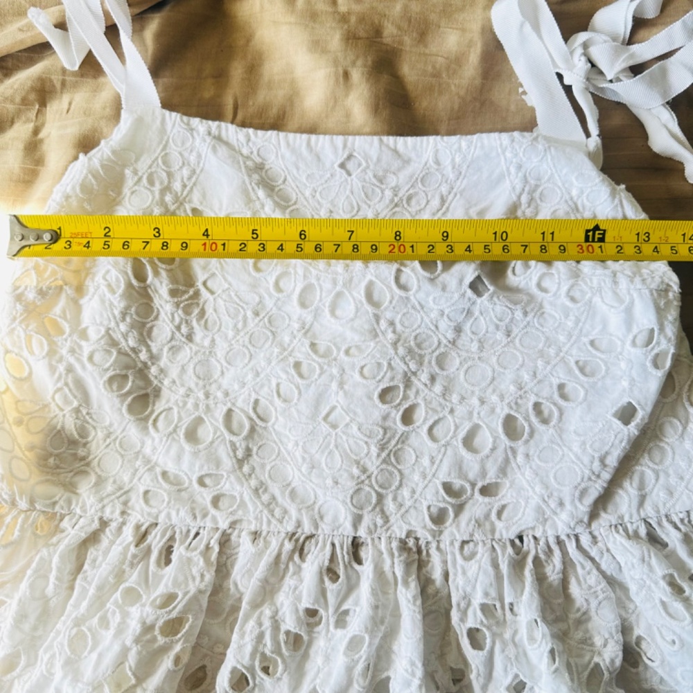 J. crew White Eyelet Peplum Button Back Tank top size 10 - Picture 3 of 8